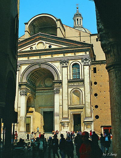 알베르티가 설계한 성 안드레아 성당.