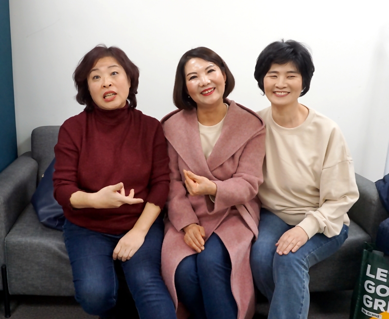 대기실에서 이야기를 들려준 프로그램 참가자들.