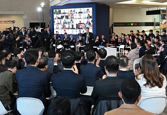 대통령, “국민 애로 직접 듣고 작은 것이라도 즉각 해결” 주문 #1차 민생토론(1.4)