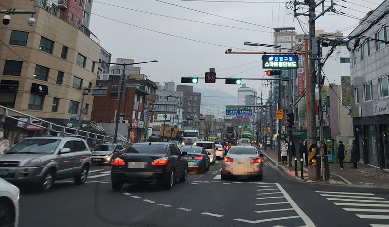 도로 곳곳이 '스마트 횡단보도'로 바뀐 것을 확인할 수 있었다.