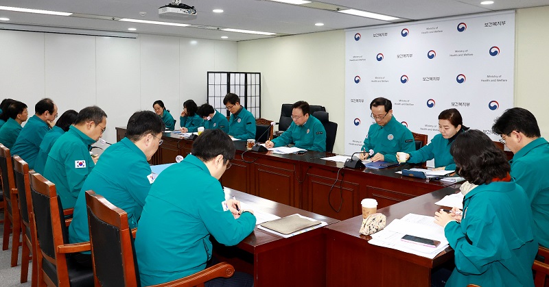 조규홍 보건복지부 장관이 12일 의사 집단행동 중앙사고수습본부 제5차 회의를 주재하며 발언하고 있다.(보건복지부 제공)