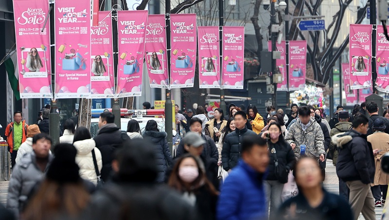 2024 코리아그랜드세일이 시작된 지난 1월 11일 오후 서울 중구 명동 거리 모습. (ⓒ뉴스1, 무단 전재-재배포 금지)