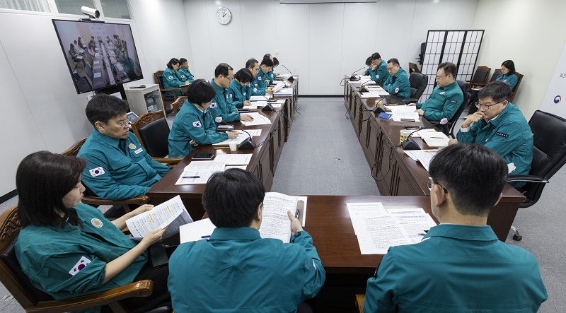 조규홍 보건복지부 장관이 17일 의사 집단행동 중앙사고수습본부 제17차 회의를 주재하고 있다. (보건복지부 제공)