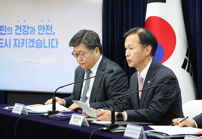 송명달 해양수산부 차관이 후쿠시마 오염수 방류 관련 일일 브리핑 및 향후계획을 발표하고 있다. (ⓒ뉴스1, 무단 전재-재배포 금지)