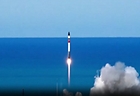 국내 최초로 양산형으로 개발된 '초소형 군집위성' 1호를 실은 우주발사체가 24일 오전 7시 32분(현지시간 오전 10시 32분)에 뉴질랜드 마히아 발사장에서 발사되고 있다.(과학기술정통부)