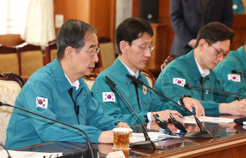 한덕수 국무총리가 26일 서울 종로구 정부서울청사에서 열린 의사집단행동 중앙재난안전대책본부 회의에서 모두발언을 하고 있다.(ⓒ뉴스1, 무단 전재-재배포 금지)