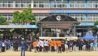 아빠들의 참여를 위해 아이 학교 운동회가 근로자의 날에 열렸다.