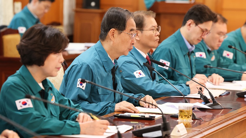 한덕수 국무총리가 13일 서울 종로구 정부서울청사에서 열린 의사집단행동 중앙재난안전대책본부 회의에서 모두발언을 하고 있다.(ⓒ뉴스1, 무단 전재-재배포 금지)