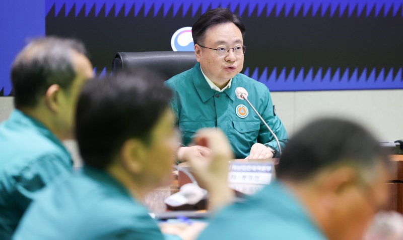 조규홍 보건복지부 장관이 2일 서울 종로구 정부서울청사에서 열린 의사 집단행동 중앙재난안전대책본부 회의에서 모두발언을 하고 있다.(ⓒ뉴스1, 무단 전재-재배포 금지)