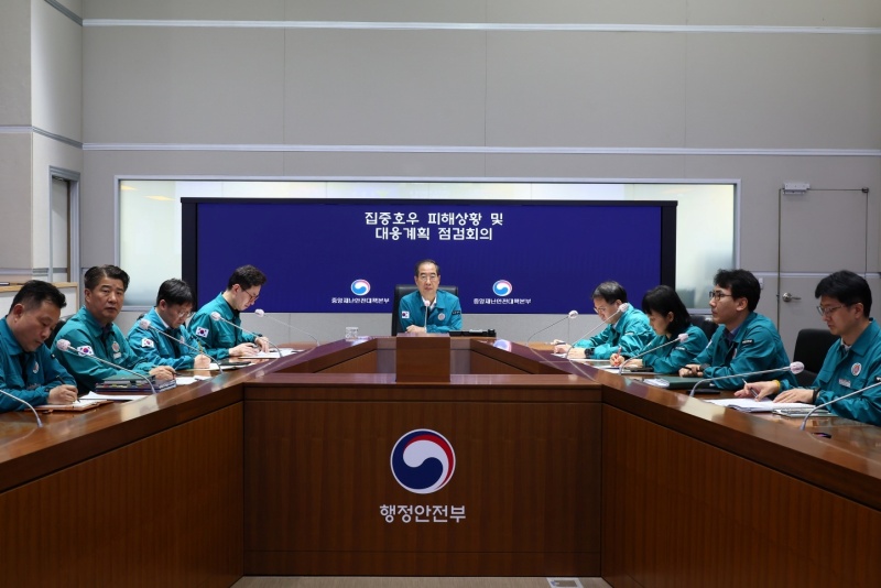 10일 서울 종로구 정부서울청사에서 열린 호우 피해상황 점검회의에 참석한 한덕수 국무총리가 발언하고 있다.(ⓒ뉴스1, 무단 전재-재배포 금지)
