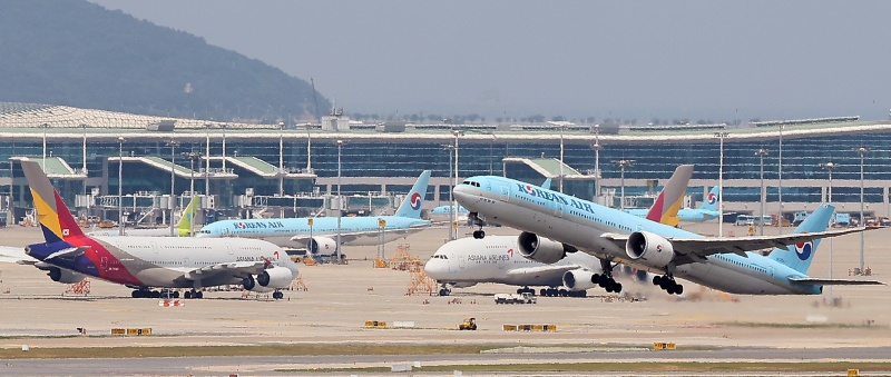 인천국제공항 활주로에서 이륙하는 대한항공 여객기.(ⓒ뉴스1, 무단 전재-재배포 금지)