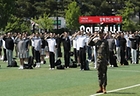 지난 5월 오후 육군 제55보병사단 사령부에서 열린 24-7기 신병 입영식에서 입영 장정들이 경례를 하고 있다.(ⓒ뉴스1, 무단 전재-재배포 금지)