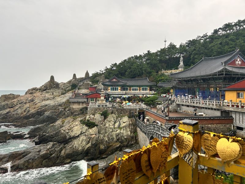 부산 여행의 마무리, 해동용궁사의 전경.