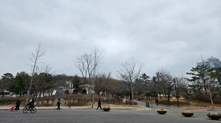 황사로 가득한 보라매 공원.