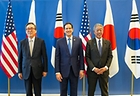 조태열 외교부 장관은 지난 3일(현지시간) 북대서양조약기구(NATO·나토) 외교장관회의 참석을 계기로 마코 루비오 미국 국무장관(가운데), 이와야 다케시 일본 외무상(오른쪽)과 만나 한미일 외교장관회의를 가졌다.(사진=외교부 제공)