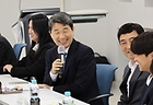 이주호 사회부총리 겸 교육부 장관이 경기 화성시 송린이음터에서 열린 제55회 함께차담회에서 학교복합시설 관련 정책 의견과 제안 사항을 청취하고 있다. 2024.11.20 (ⓒ뉴스1, 무단 전재-재배포 금지)