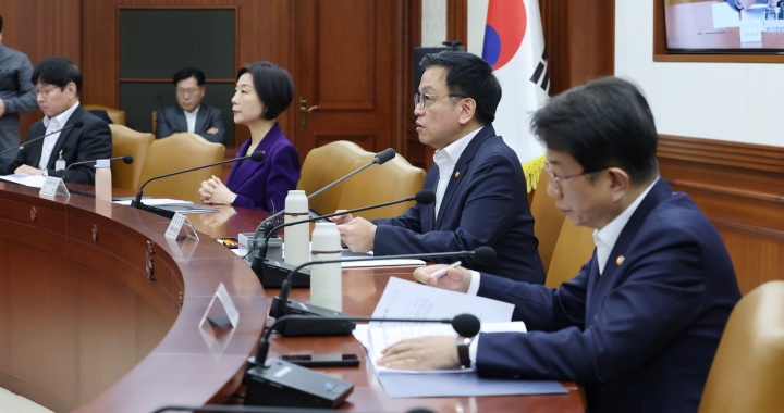 최상목 경제부총리 겸 기획재정부 장관이 11일 서울 종로구 정부서울청사에서 열린 대외경제장관회의에서 모두발언을 하고 있다. (ⓒ뉴스1, 무단 전재-재배포 금지)