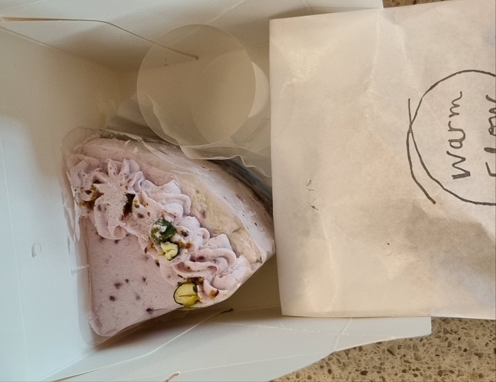 배달앱을 통해 주문한 곳은 집 근처에 위치한 소상공인이 운영하는 가게였다.