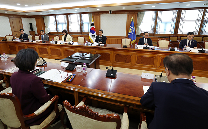 이주호 대통령 권한대행 부총리 겸 교육부 장관이 12일 서울 종로구 정부서울청사에서 열린 제21대 대통령선거 대비 공명선거 관계장관 회의에서 발언하고 있다. 2025.5.12 (ⓒ뉴스1, 무단 전재-재배포 금지)