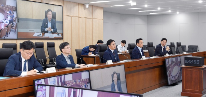 김범석 기획재정부 장관 직무대행이 12일 정부세종청사에서 열린 '제4차 통상현안 관련 범정부 국내대응 TF'를 주재하고 있다. (ⓒ뉴스1, 무단 전재-재배포 금지)