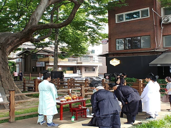 주민들은 느티나무를 신성시해서 제사를 지내고 있다.(사진=문홍식 제공)