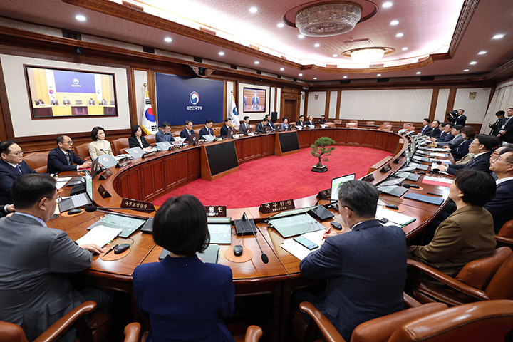 이주호 대통령 권한대행 부총리 겸 교육부장관이 서울 종로구 정부서울청사에서 열린 제21회 국무회의에서 발언하고 있다. 2025.5.13 (ⓒ뉴스1, 무단 전재-재배포 금지)