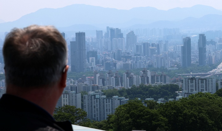 서울 남산에서 바라본 서울시내 아파트단지 모습. 2025.5.25. (ⓒ뉴스1, 무단 전재-재배포 금지)