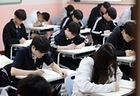 교육부는 29일 '2025~2026년 고교교육 기여대학 지원사업' 선정 결과를 발표했다. 사진은 기사와 직접 관련이 없으며 지난 8일 학생들이 2025년 5월 전국연합학력평가를 치르고 있는 모습.(ⓒ뉴스1, 무단 전재-재배포 금지)