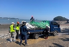 지난해 인천광역시 옹진군 영흥면 일원(한강유역환경청, 인천시 옹진군)에서 진행한 하천·하구 쓰레기 정화주간 활동 사진. (사진= 환경부)