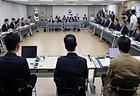 홍창남 국정기획위원회 사회2분과위원장이 지난 20일 경기 정부과천청사 방송통신위원회에서 열린 국정기획위원회 업무보고에서 발언하고 있다.(사진=저작권자(c) 연합뉴스, 무단 전재-재배포 금지)