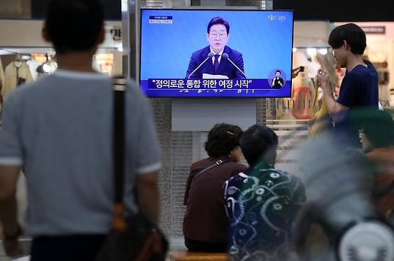 이 대통령 "민생 고통 덜어내고 다시 성장·도약하는 나라 만들 것"…취임 30일 기자회견