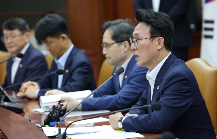 김민석 국무총리가 10일 오전 서울 종로구 정부서울청사에서 열린 국정현안관계장관회의에서 모두발언을 하고 있다. 2025.7.10. (ⓒ뉴스1, 무단 전재-재배포 금지)