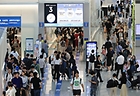 지난 23일 인천국제공항 출국장이 휴가를 떠나는 여행객 등으로 붐비고 있다.(사진=저작권자(c) 연합뉴스, 무단 전재-재배포 금지)