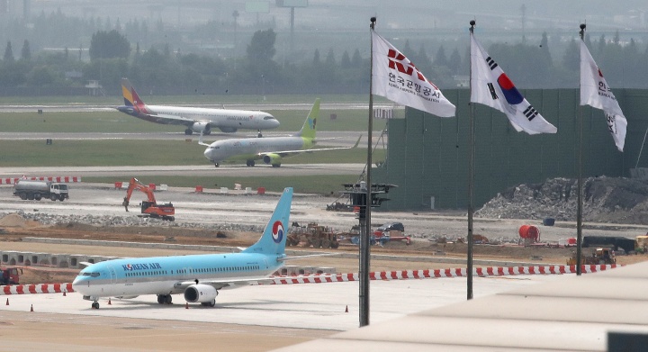 김포공항 계류장 모습. 2022.6.22. (ⓒ뉴스1, 무단 전재-재배포 금지)