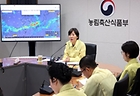 송미령 농림축산식품부 장관이 8일 정부세종청사 농식품부 농업재해대책상황실에서 열린 호우 대비 추진 상황 점검 회의를 주재하고 있다.(사진=저작권자(c) 연합뉴스, 무단 전재-재배포 금지)
