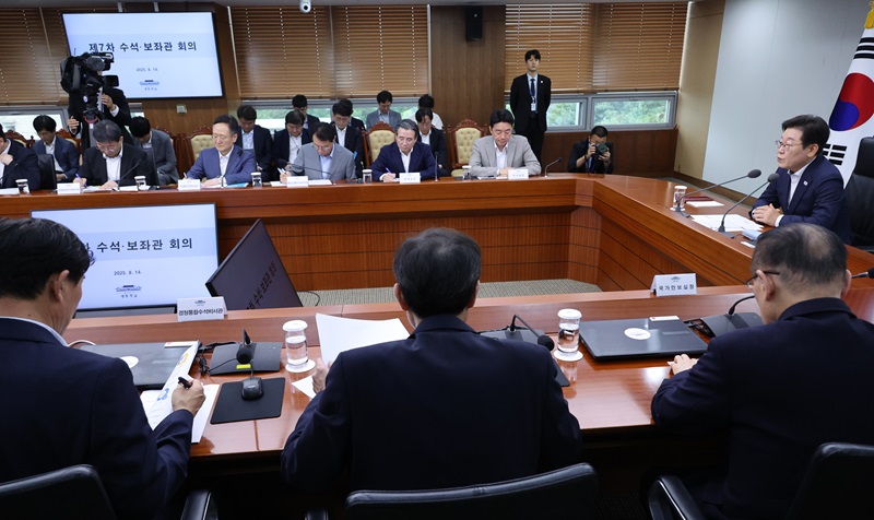이재명 대통령이 14일 용산 대통령실에서 열린 수석보좌관회의에서 발언하고 있다. 2025.8.14(사진=저작권자(c) 연합뉴스, 무단 전재-재배포 금지)