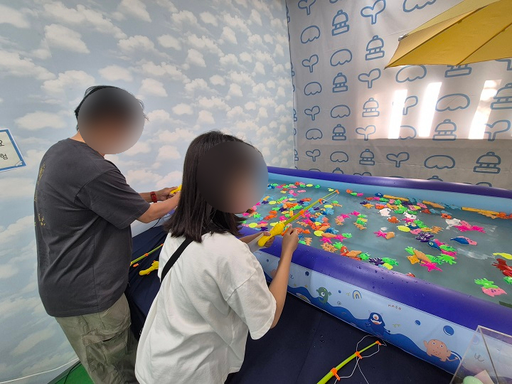 황금어장으로 유명한 말도에서 가상 물고기 잡기 체험.