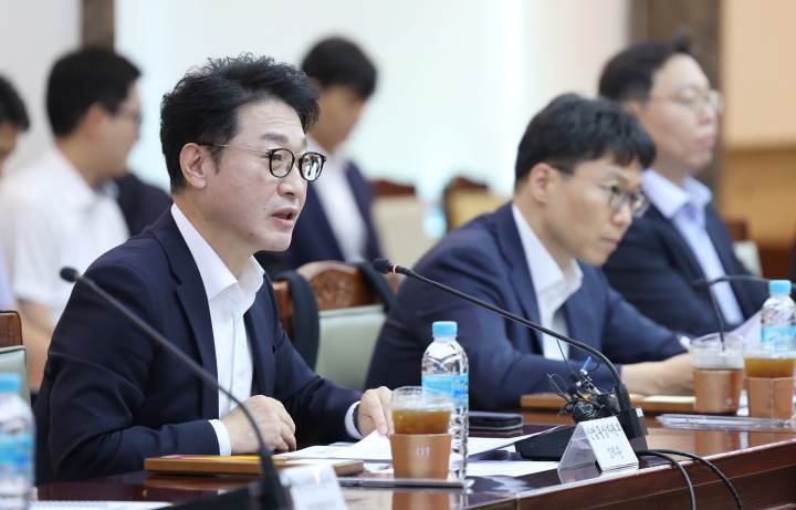 이호현 산업통상자원부 2차관이 22일 서울 종로구 정부서울청사에서 열린 '전력망 관련 범부처 협의체'에 참석해 인사말을 하고 있다.(ⓒ뉴스1, 산업통상자원부 제공, 무단 전재-재배포 금지)