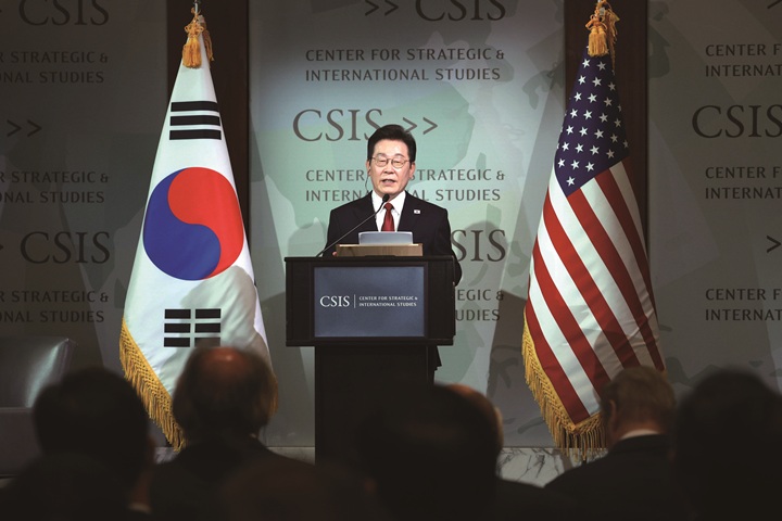 이재명 대통령이 8월 25일(현지시간) 미국 워싱턴 D.C. 전략국제문제연구소(CSIS)에서 정책 연설을 하고 있다. 사진 뉴시스
