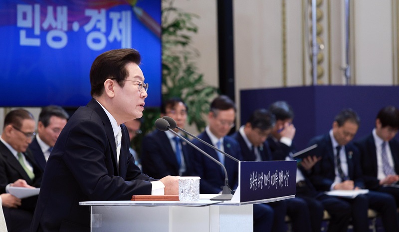 이재명 대통령이 11일 청와대 영빈관에서 열린 취임 100일 기자회견 '회복을 위한 100일, 미래를 위한 성장'에서 발언하고 있다. 2025.9.11 [대통령실통신사진기자단](사진=저작권자(c) 연합뉴스, 무단 전재-재배포 금지)