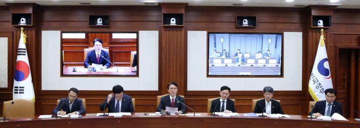김민석 국무총리가 24일 서울 종로구 정부서울청사에서 열린 국정현안관계장관회의에서 모두발언을 하고 있다. 2025.9.24. (ⓒ뉴스1, 무단 전재-재배포 금지)