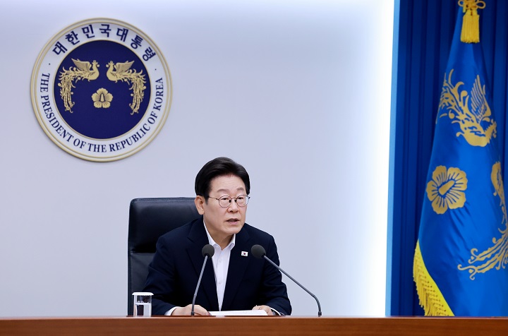 이재명 대통령이 17일 서울 용산 대통령실 청사에서 열린 4차 수석·보좌관 회의에서 발언하고 있다. 2025.7.17(저작권자(c) 연합뉴스, 무단 전재-재배포 금지)