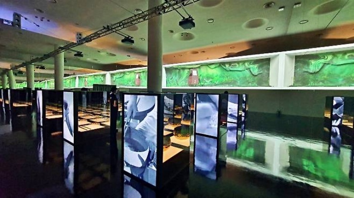 <장인, 무한한 울림> 부문은 무형유산의 기록과 전승, 그 의미를 깊이 있게 전한다.