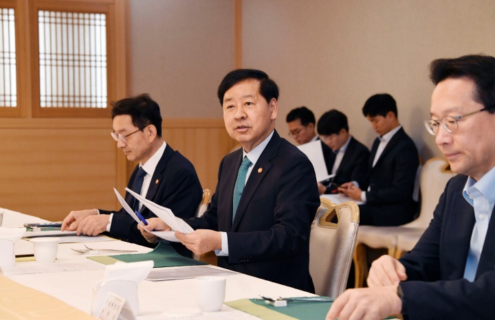 구윤철 경제부총리 겸 기획재정부 장관이 15일 오전 서울 종로구 정부서울청사에서 열린 '부동산관계장관회의'에서 모두발언을 하고 있다.(ⓒ뉴스1, 기획재정부 제공, 무단 전재-재배포 금지)