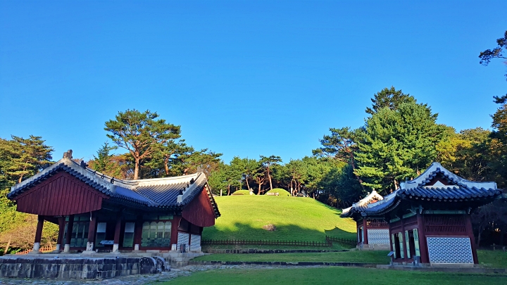 고요한 영릉의 전경.