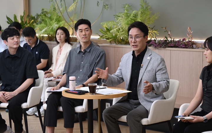 김민석 국무총리가 서울 성동구 상상플래닛에서 열린 제1차 K-토론나라 '미래대화 1·2·3'에 참석해 모두 발언을 하고 있다. 2025.7.24.(ⓒ뉴스1, 무단 전재-재배포 금지)