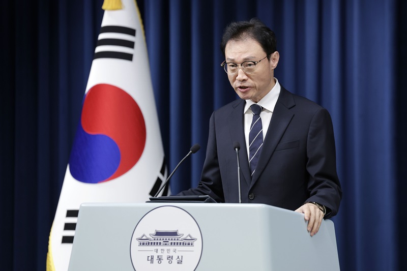 이규연 홍보소통수석이 17일 용산 대통령실에서 동남아 불법 구인 광고 긴급 삭제 관련 브리핑을 하고 있다. 2025.10.17 [대통령실통신사진기자단]
