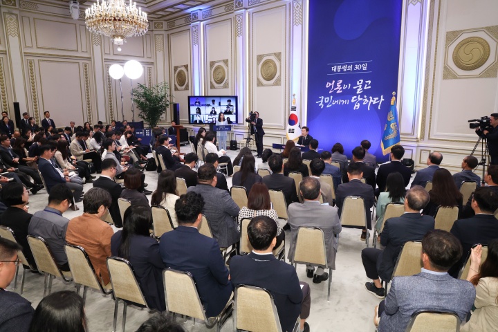 이재명 대통령이 3일 청와대 영빈관에서 '대통령의 30일, 언론이 묻고 국민에게 답하다' 기자회견을 하고 있다.(사진=저작권자(c) 연합뉴스, 무단 전재-재배포 금지)