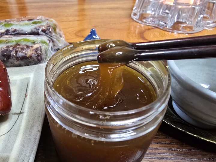 엿기름을 직접 고아 만든 영선사 조청.