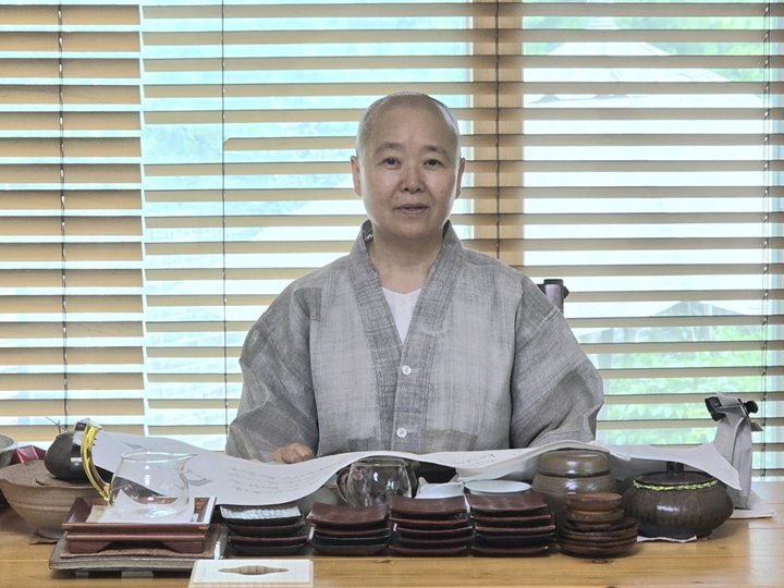 영선사 주지 스님이자 사찰음식의 장인, 법송 스님.